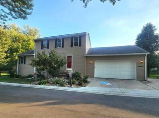2420 Van Buren St, Quincy, IL 62301
