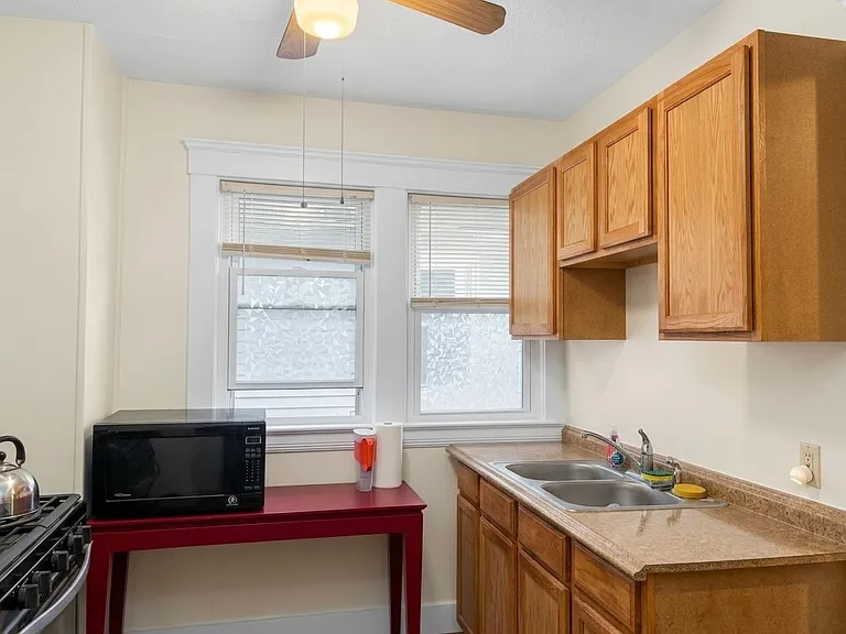 1516 E 118th St #2 — Photo 17
