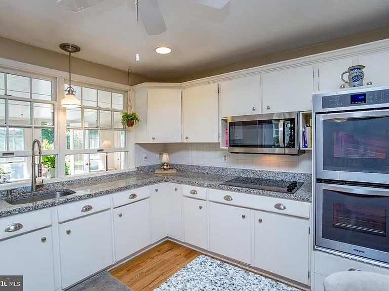 67 Townview Dr — Photo 16