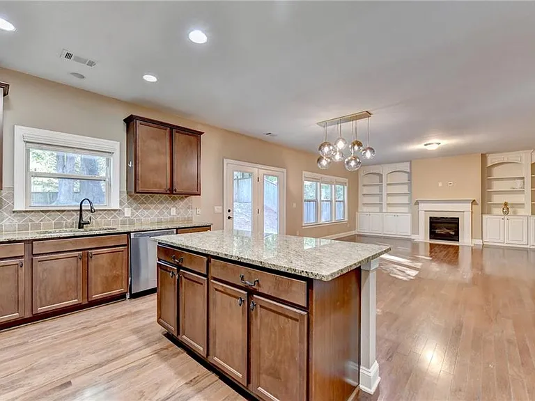 3709 Union Park Dr — Photo 15