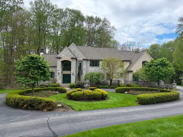 910 Cascades Dr, Aurora, OH 44202