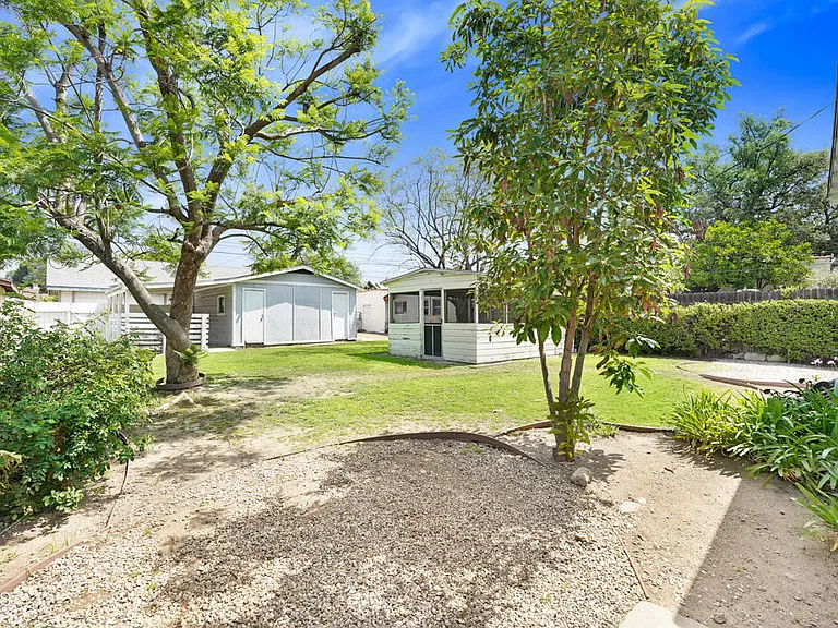 505 E Olive Ave — Photo 13