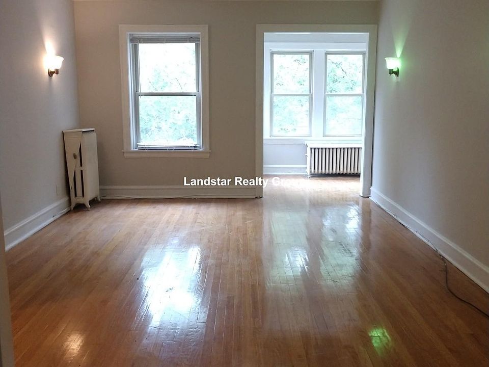 1st image of 7438 N Artesian Ave APT 3