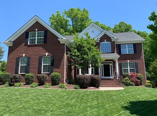 2039 Weddington Lake Dr, Matthews, NC 28104