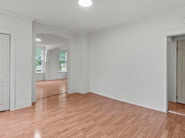 fort-wayne-indiana-73138904 picture