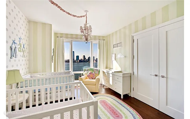 Rented by Douglas Elliman | media 4