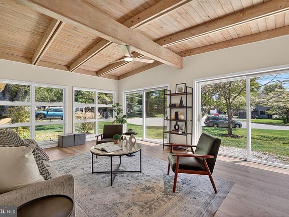 5th image of 2931 Pine Spring Rd