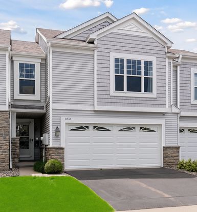 6845 Christian Curv, Woodbury, MN 55125