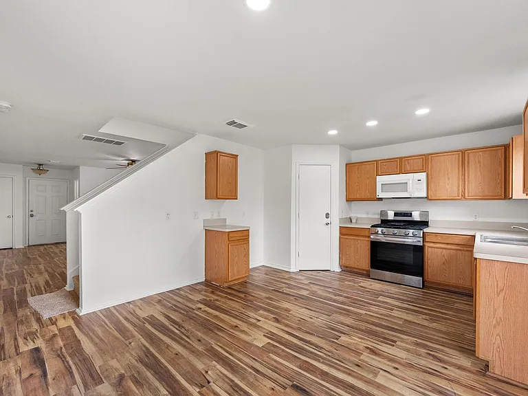 29627 Evergreen Hills Dr — Photo 8