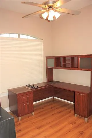 817 Decatur St — Photo 9