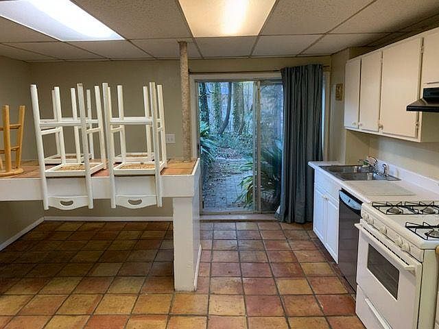 1st image of 2436 Helmsdale Dr