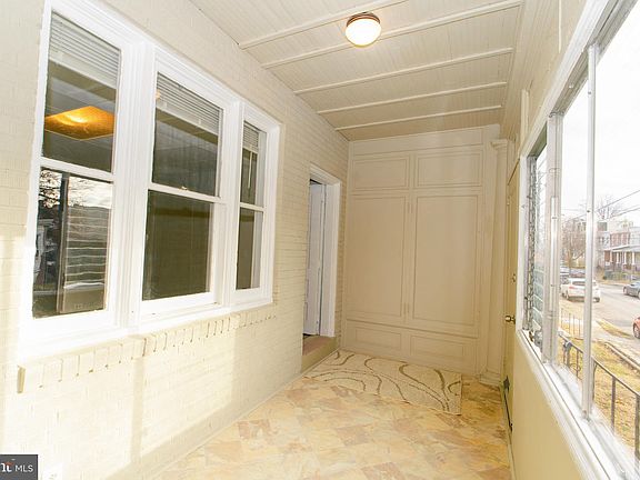 5th image of 4507 Unruh Ave