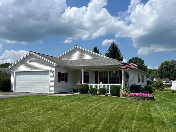 94 Freedom Pond Ln, North Chili, NY 14514