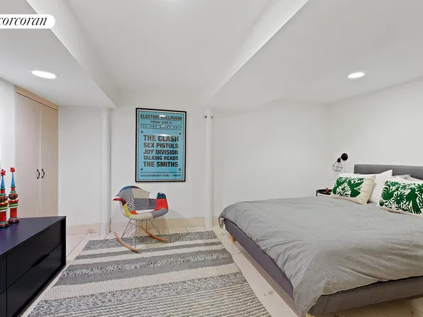 333 Gates Avenue image 18 of 22