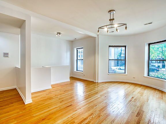 3rd image of 4615 S Michigan Ave APT 1N