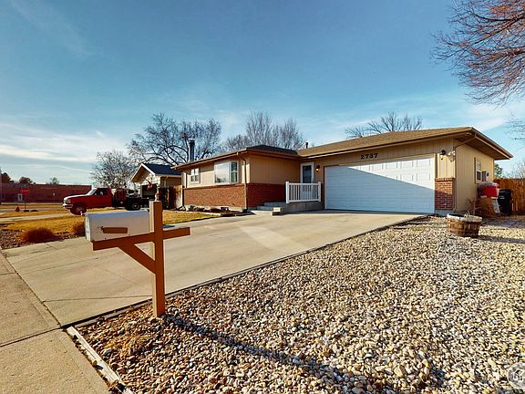 4th image of 2737 W 22nd Street Dr