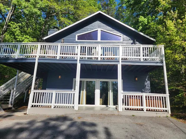 1536 Zurich Rd, Gatlinburg, TN 37738