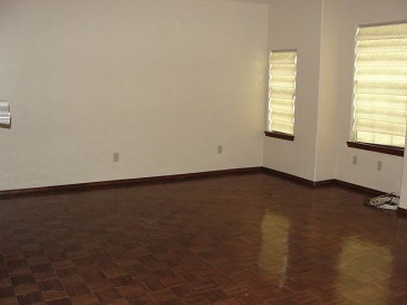 4th image of 4950 Las Cruces Ct