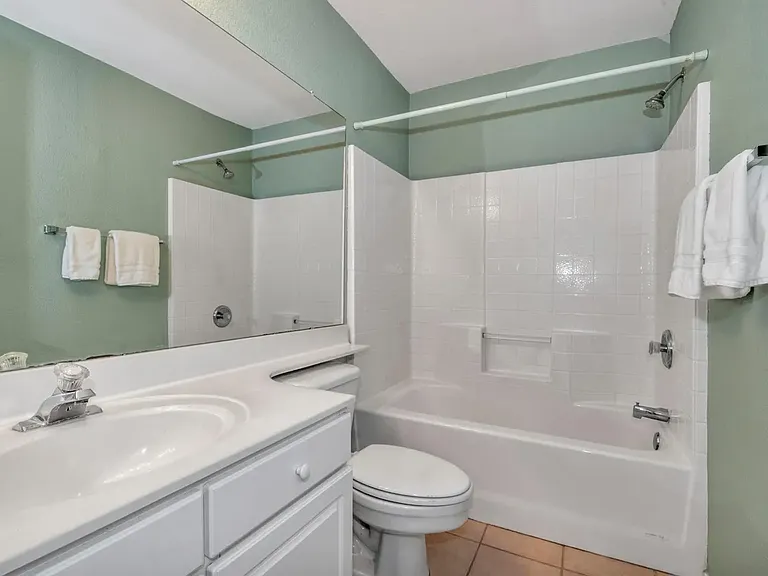 1454 S Oak St — Photo 11