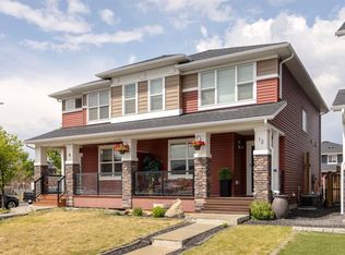 12 S Red Embers Cmn NE, Calgary, AB T3N 1L1