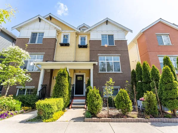 2238 164a St, Surrey, BC V3Z 0L8