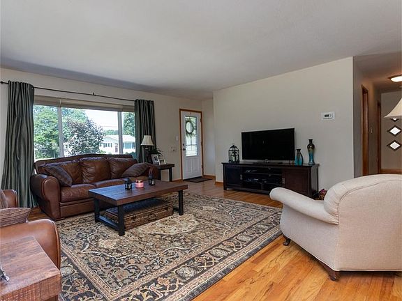 3rd image of 3865 W 214th St