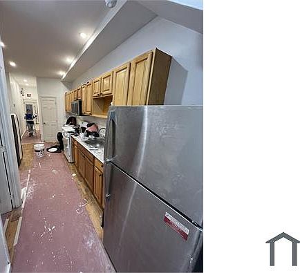 4th image of 944 Castle Hill Ave APT 1