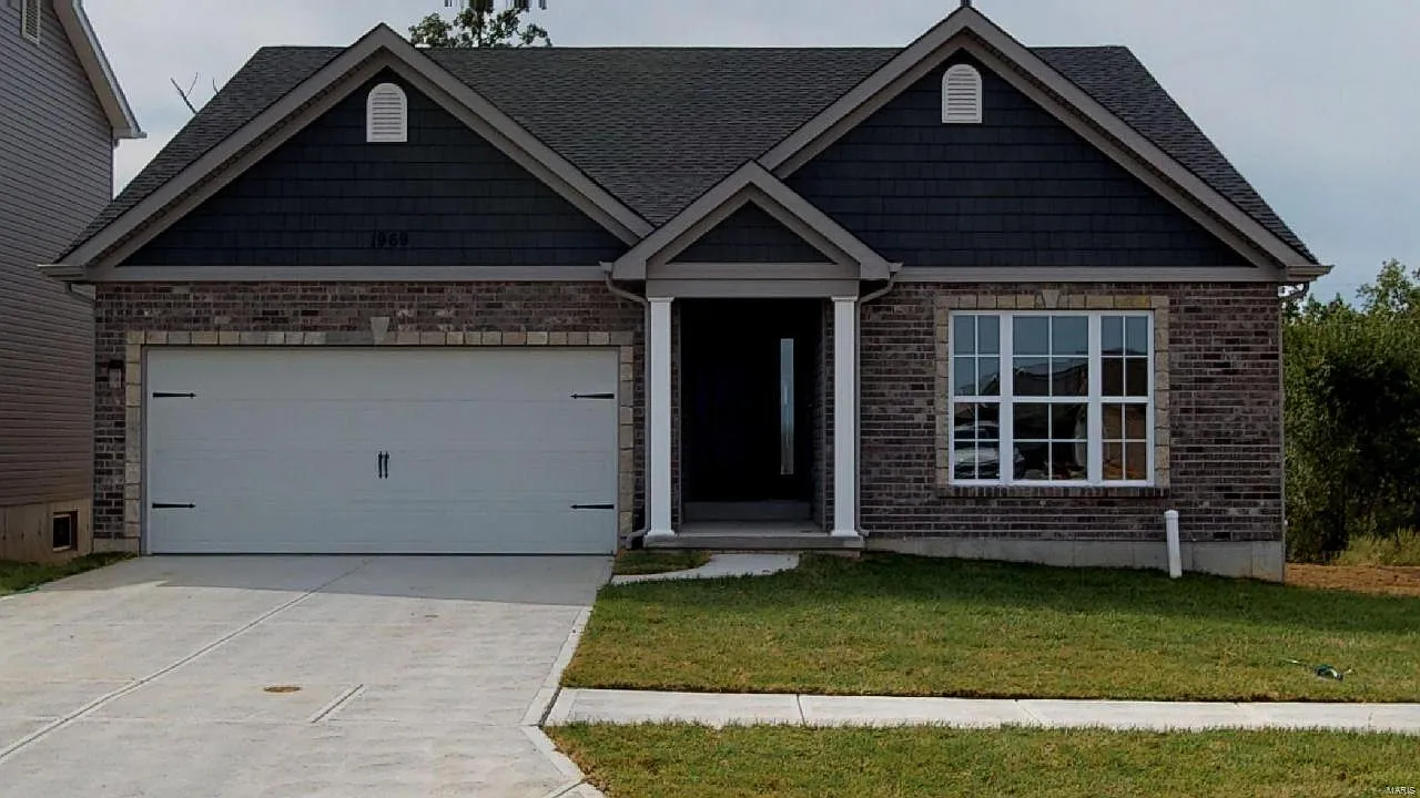 1054 Providence Way photo 1