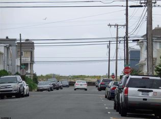 216 43rd St #5, Ocean City, NJ 08226