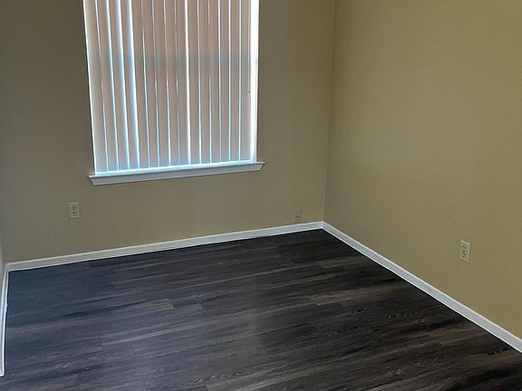 5th image of 3121 NW 30th St