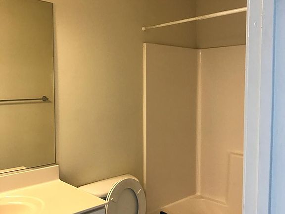 Master Bedroom Full Bathroom