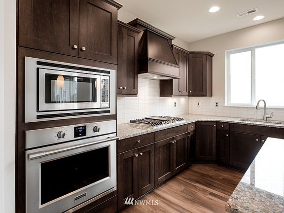 5th image of 7007 226th Avenue Ct E #0070