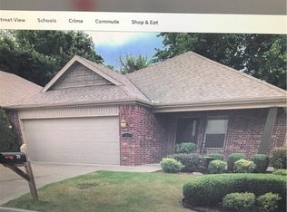 39 Madrid St, Fayetteville, AR 72703