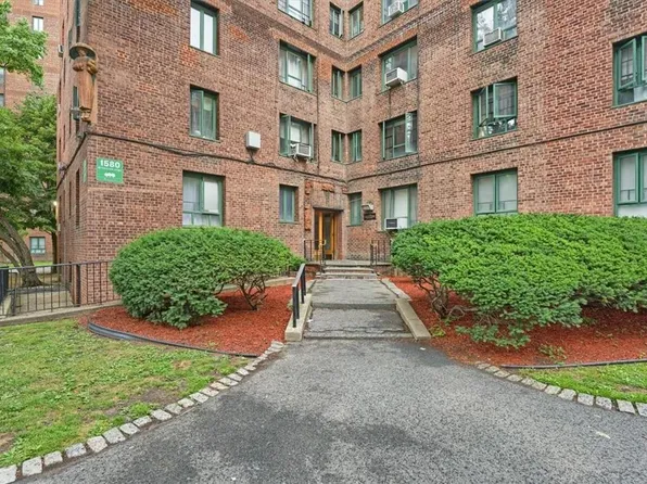 1580 Metropolitan Avenue #5E, Bronx, NY 10462