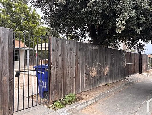 1214 Bowie Ave — Photo 12