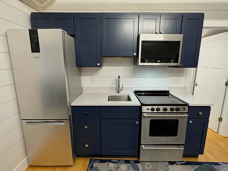 804 W 7th St — Photo 3