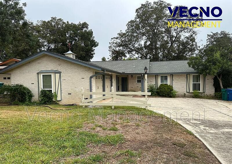1st image of 3643 Richwood Dr Unit 1