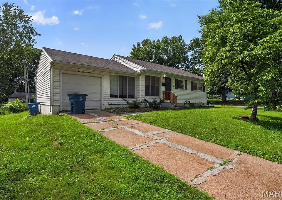 1st image of 10616 Dunkeld Cir