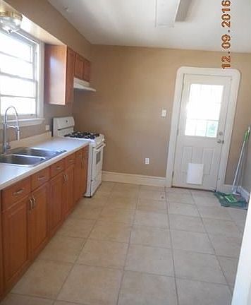 5th image of 319 Ocean Ave