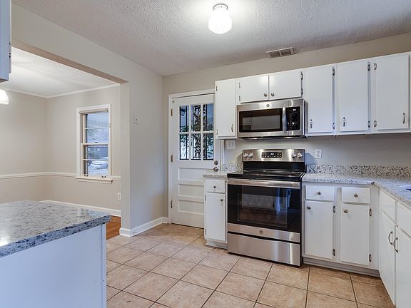 3rd image of 1208 Perkins Ter