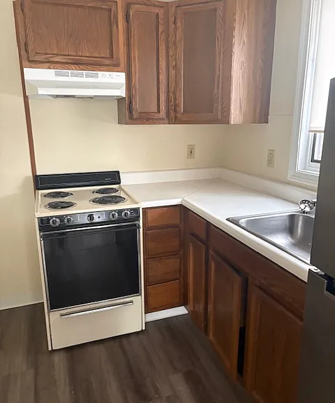 15 Blossom St #1 — Photo 1