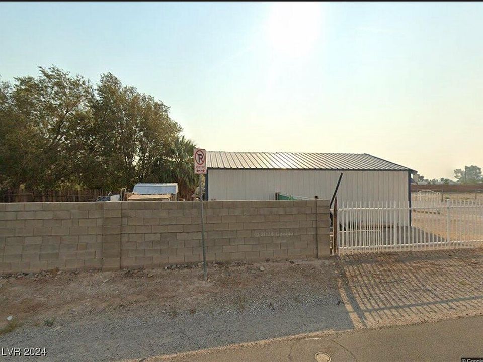 2nd image of 7760 Giles St