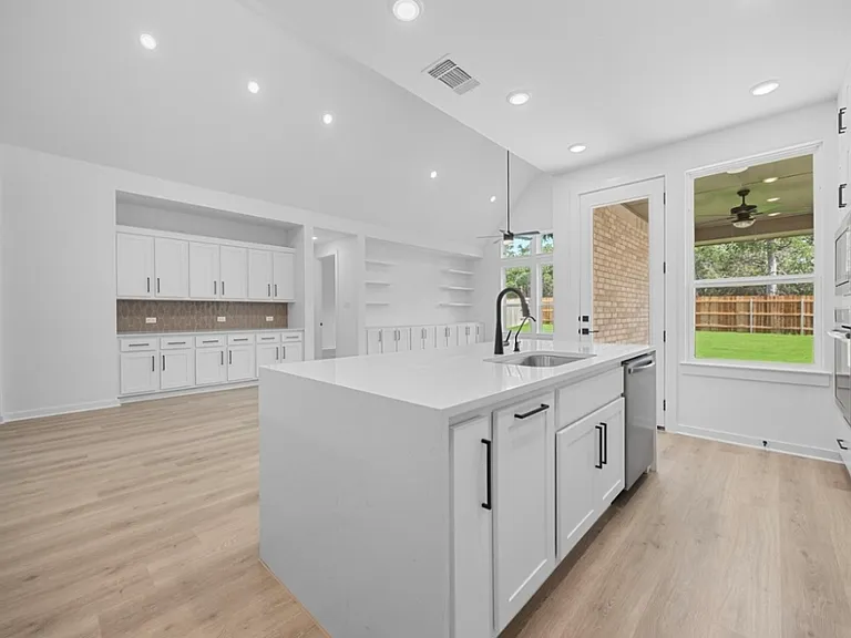 6000 Sean Paul Ln — Photo 5