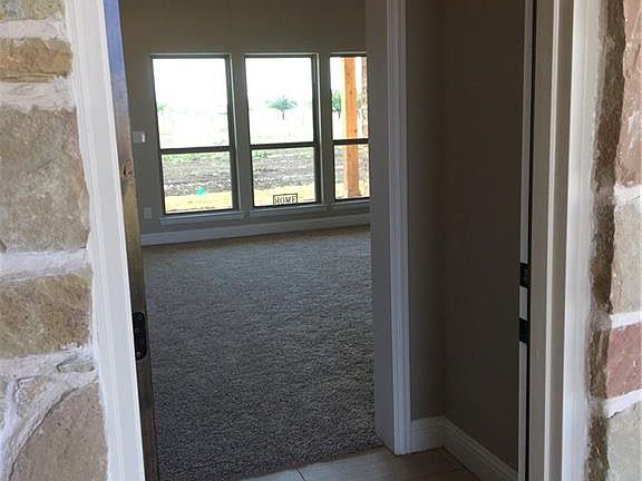 3rd image of 7817 Loma Ln