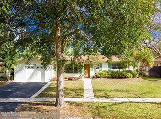 11341 NW 23rd St, Pembroke Pines, FL 33026