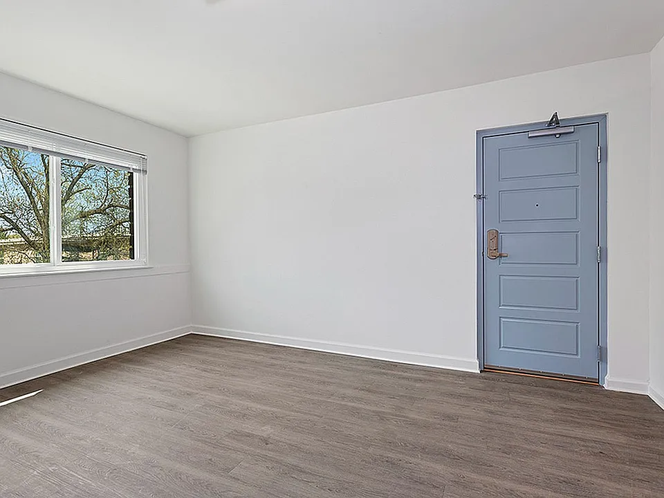 TM_Hartford_Living_Rm_8004-1200x