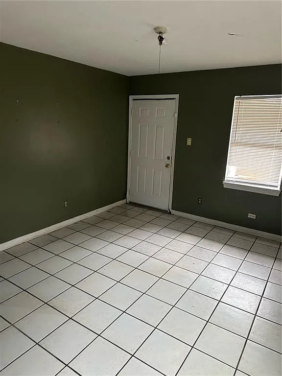 3 bed, 1.0 bath, 792 sqft, $1,150 — Photo 3
