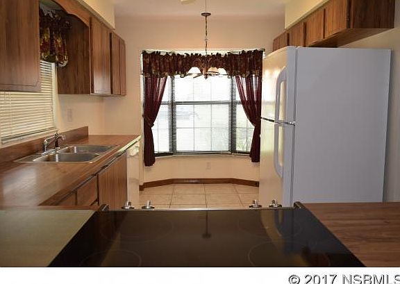 4th image of 330 Shangri La Cir
