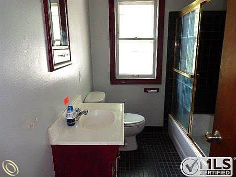 261-949770 Bathroom.JPG