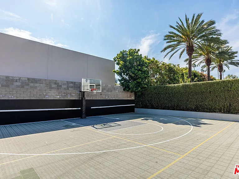 618 N Beverly Dr — Photo 34